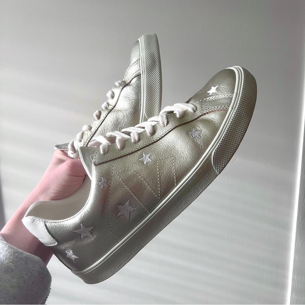 Madewell x Veja Esplar Low Sneakers in Star-Embroidered Gold Leather